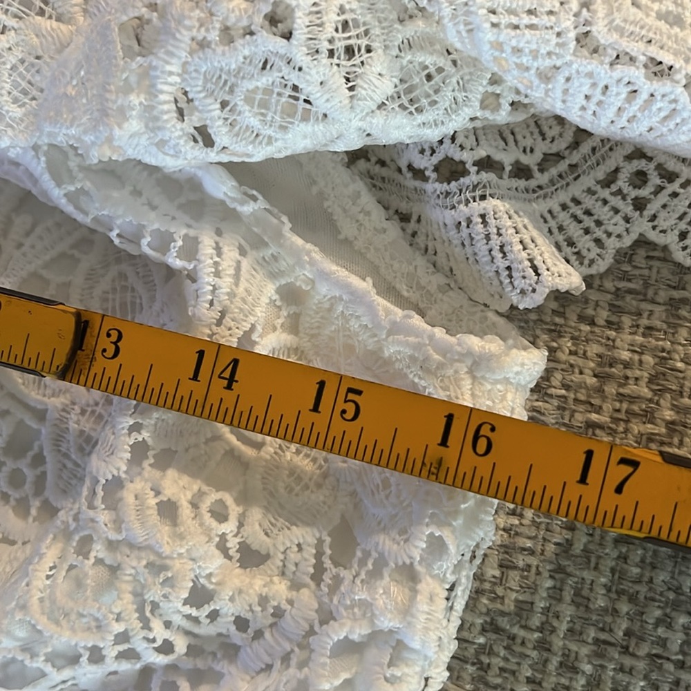 EUC AGACI Cropped Lacy Ruffle Off-The-Shoulder Top - Picture 10 of 14